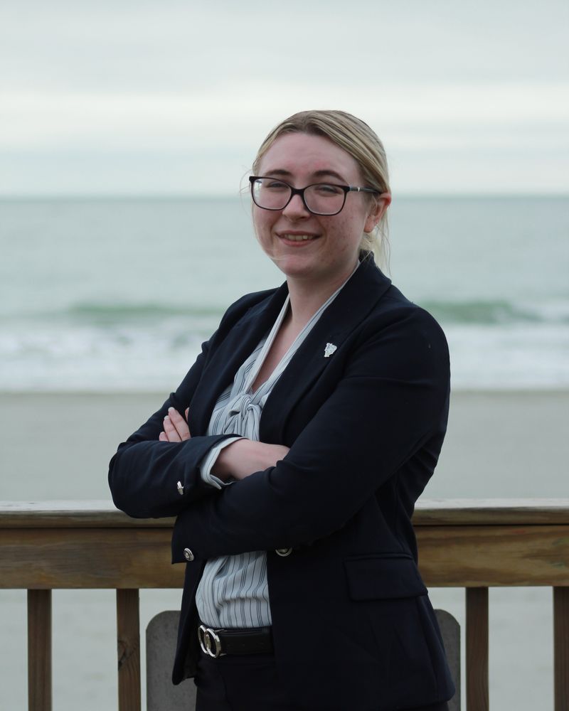 Lexi, Director of Operations at Diamante Forge, Inc.